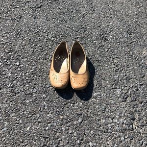 Stylish Tan Flats